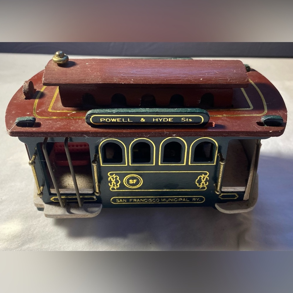 San Francisco MUNI wooden cable car music box souvenir collectible- vintage